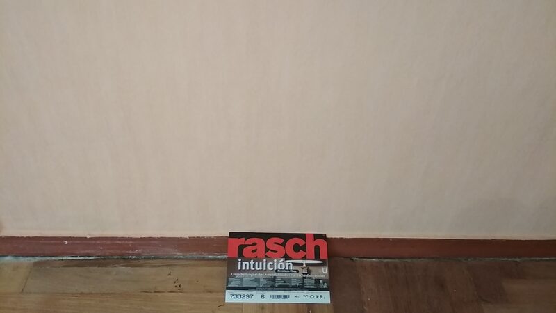 Оранжевые обои Rasch intuicion на стене